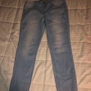 Light wash jeggings